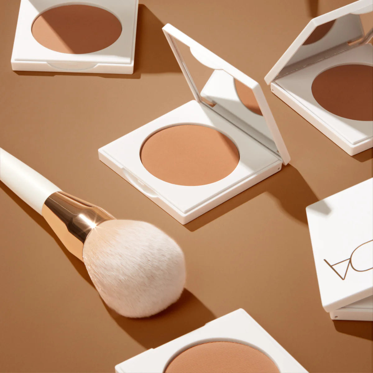 BRONZING POWDER BRUSH